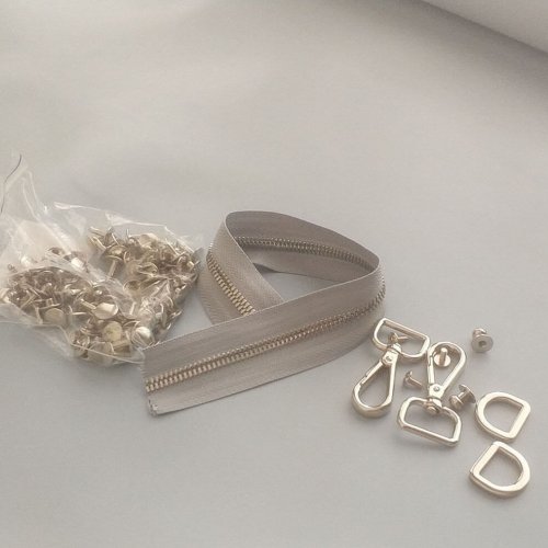 Пошив женских кожаных сумок