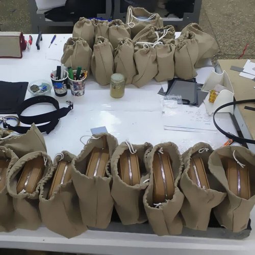 Пошив женских кожаных сумок