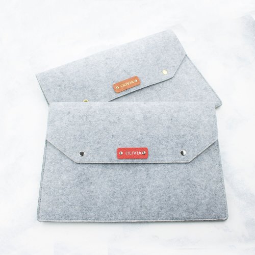 папка из войлока с именем для бумаг а4