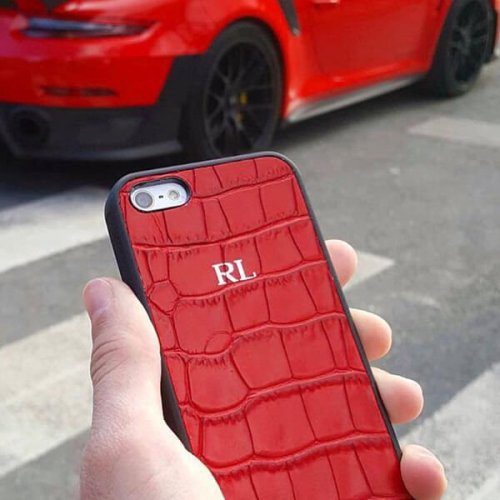 Пошив чехлов для телефонов из кожи